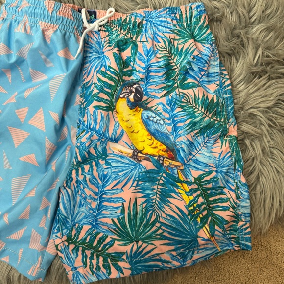Charleston thread’s swim trunks 🦜 - Picture 3 of 9